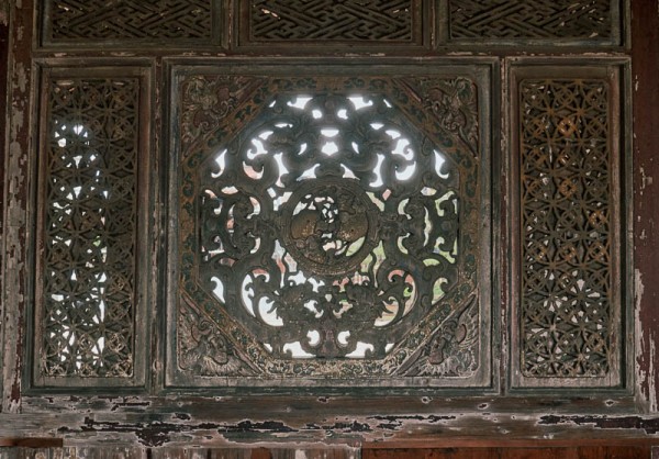 Longshan Temple's wood carving